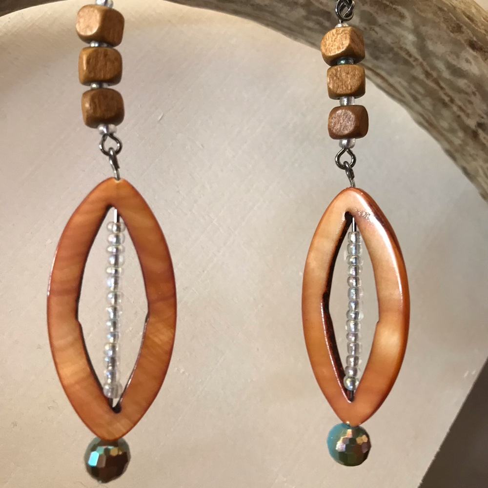 Camel Shell earrings - Picture 2 of 2
